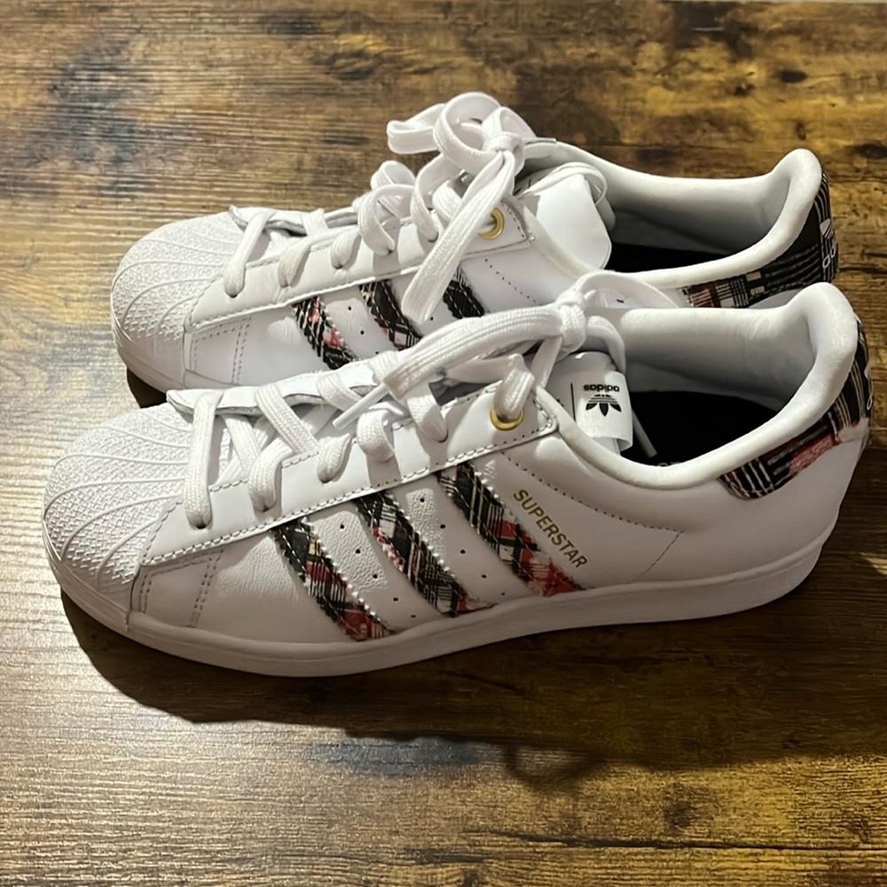 Adidas Her Studio London Size 6 1/2